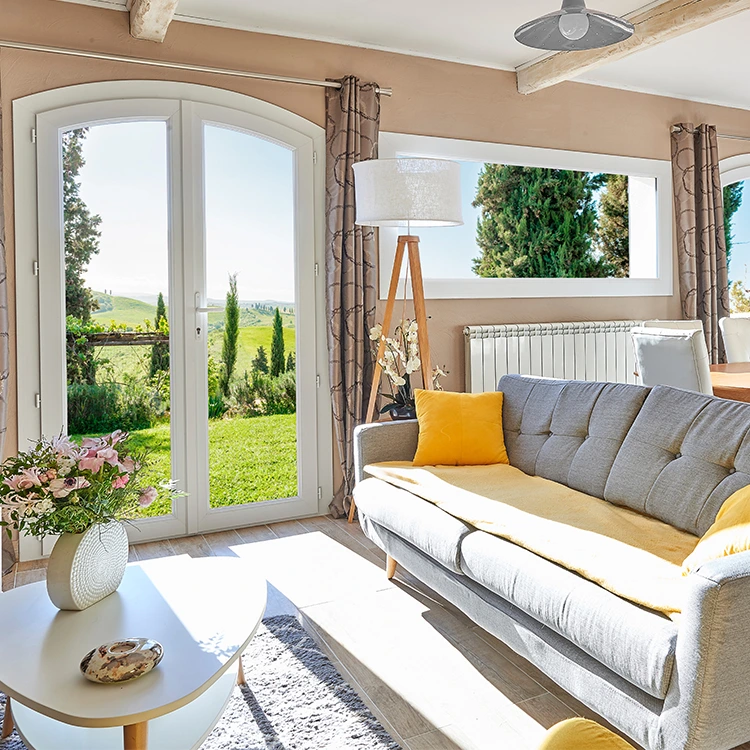 Porte_fenetre_deux_vantaux_PVC_blanche_salon