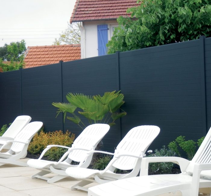 kostum_aluminium_contemporain_cloture_pleine_karmen_stella_7016 (3)
