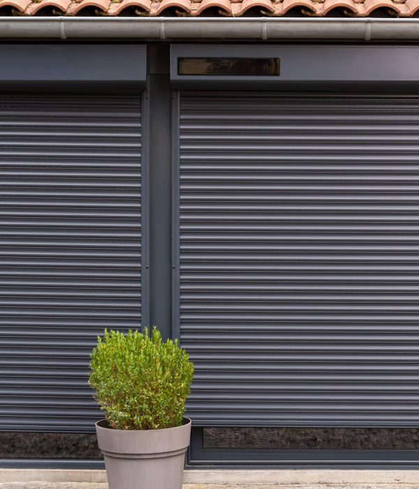 visuel-ambiance-volet-roulant-solaire-exterieur17-22-12 visuel-ambiance-volet-roulant-solaire-exterieur17-22-12